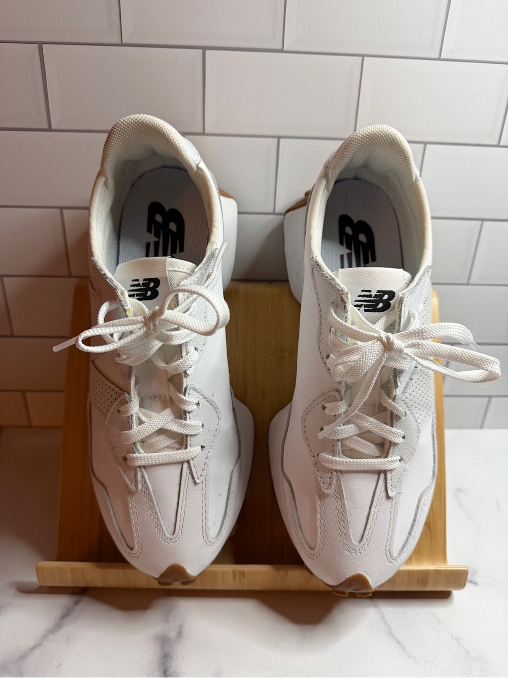 New Balance 327 Sea Salt Gum Women’s 7.5 White Leather Sneakers WS327LS